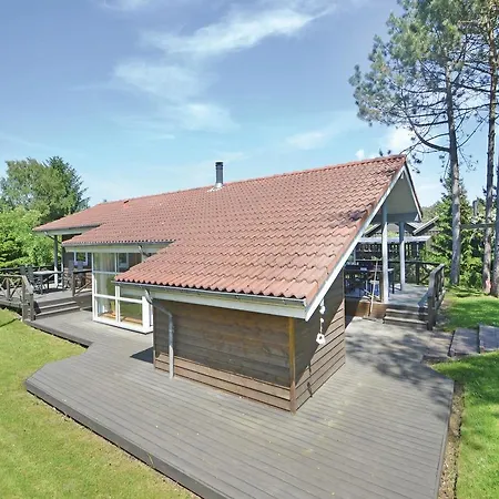 Holiday V Holiday home *